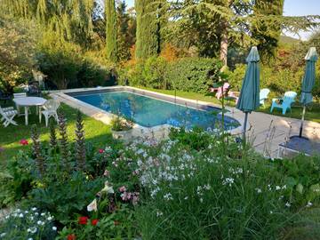 Chambre d’hôte pour 2 personnes, avec jardin et piscine à Vauvenargues