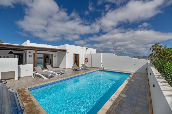 Villa for 6 people, with garden in Playa Blanca