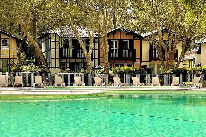 Ferienhaus für 4 Personen, mit Pool und Garten - 1
