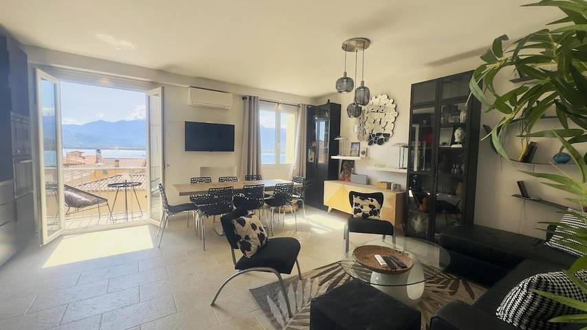 Gîte pour 8 personnes, avec vue et balcon dans Office De Tourisme De Calvi