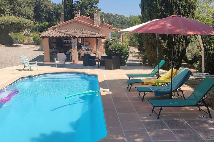 Villa pour 6 personnes, avec Terrasse et Jardin
