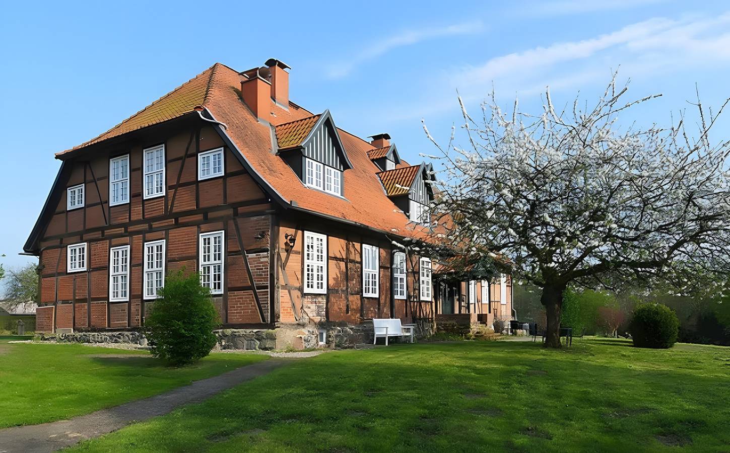 Ganze Wohnung, Apartment Gutshaus Benckendorf nur 4 Min. zum Strand, nach Travemünde und direkt am Dassower See in Dassow, Nordwestmecklenburg (Wismar und Umgebung)