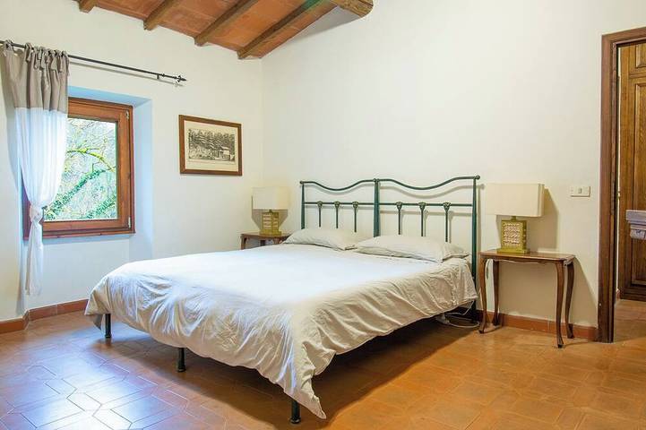 Appartement dans mas toscan avec piscine privée | 3 chambres | 8 personnes in Reggello, Valdarno