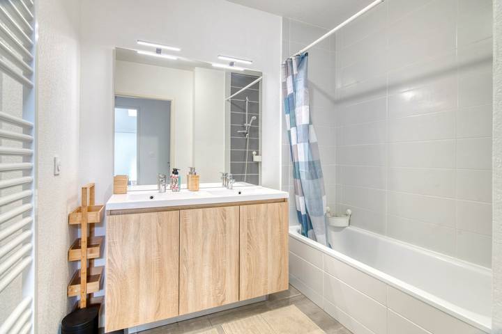 Ganze Wohnung, Ferienwohnung für 6 Personen mit Balkon in Castelginest, Umgebung Toulouse