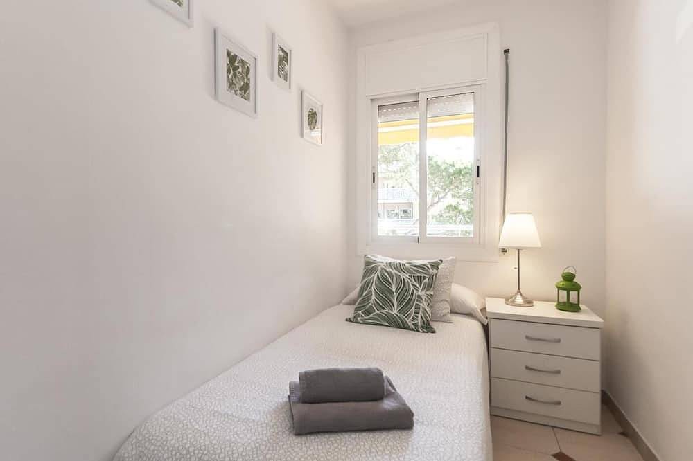 Entire apartment, Pool Bbq Apartment in Castelldefels in Castelldefels, Baix Llobregat