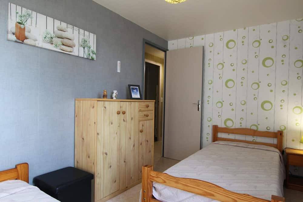 Charmante maison de ferme rénovée avec jardin in Folligny, Côte de la Déroute