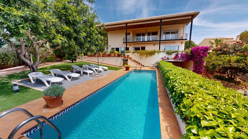 Casa rural para 10 personas, con Balcón además de Terraza y Jardín en La Ampolla