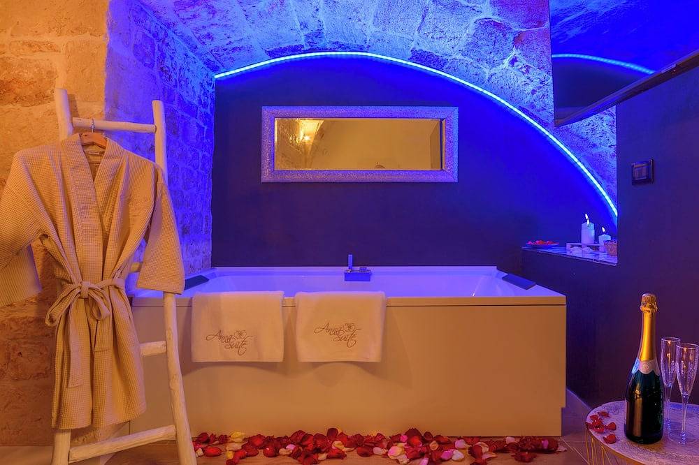 Anna Suite con vasca idromassaggio nel centro di Conversano in Conversano, Provincia di Bari