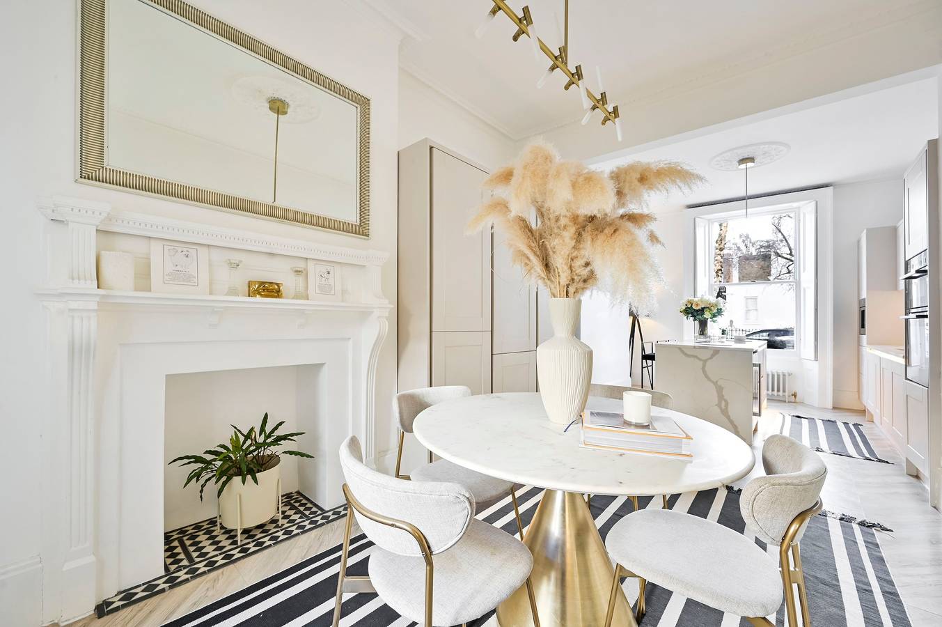 2 Bed Luxury Chelsea Townhouse Sleeps 5 in Kensington y Chelsea, Londres