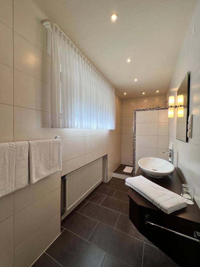 Gîte pour 2 personnes, avec jardin à Nürburg - 4