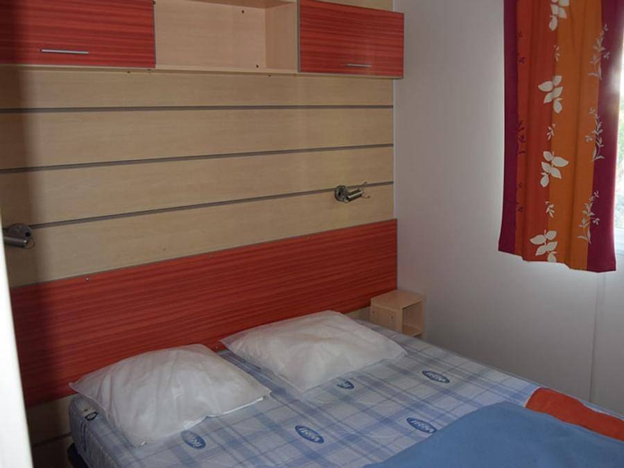 Camping les Etangs du Plessac  - Mobile home 4 persons - 2 Comfort Rooms in Saint-Félix-de-Bourdeilles, Périgord-Limousin Regional Nature Park