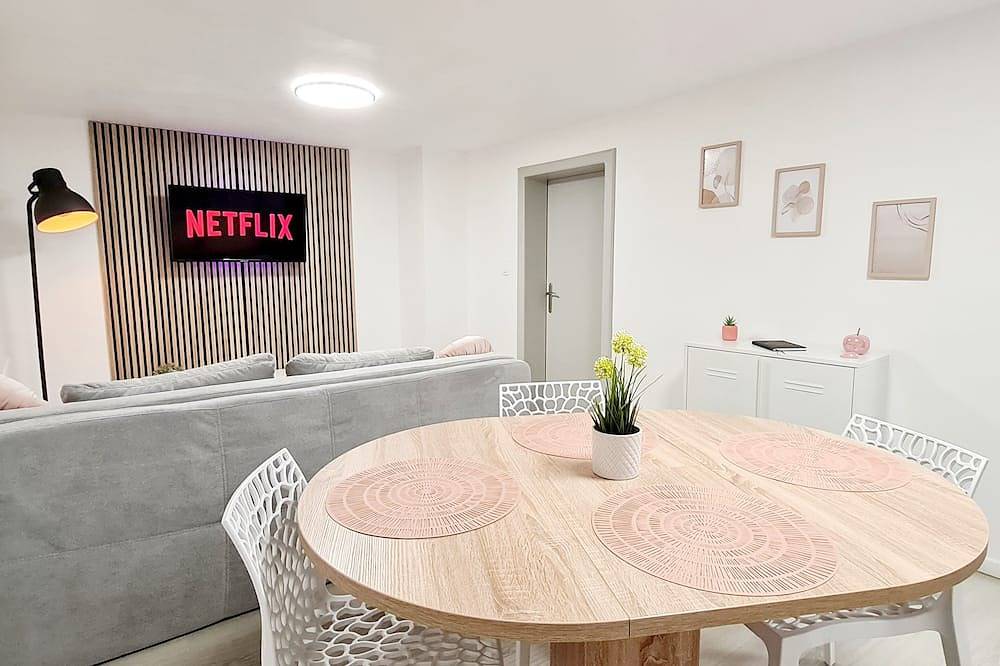 Apartamento entero, Appart'Azur Haguenau, complete accommodation for business travellers: Quiet, Wi-Fi, King-size bed in Haguenau, Alsacia del Norte