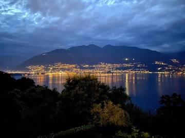 Ferienwohnung für 2 Personen, mit Pool und Terrasse sowie Garten, mit Haustier in Gambarogno