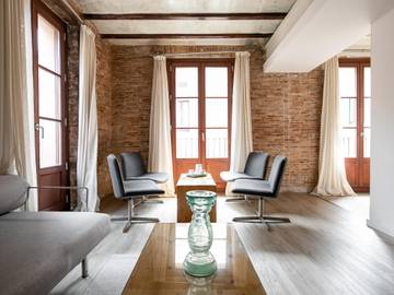 Holiday Apartment for 8 People in Ciutat Vella, Barcelona, Photo 1