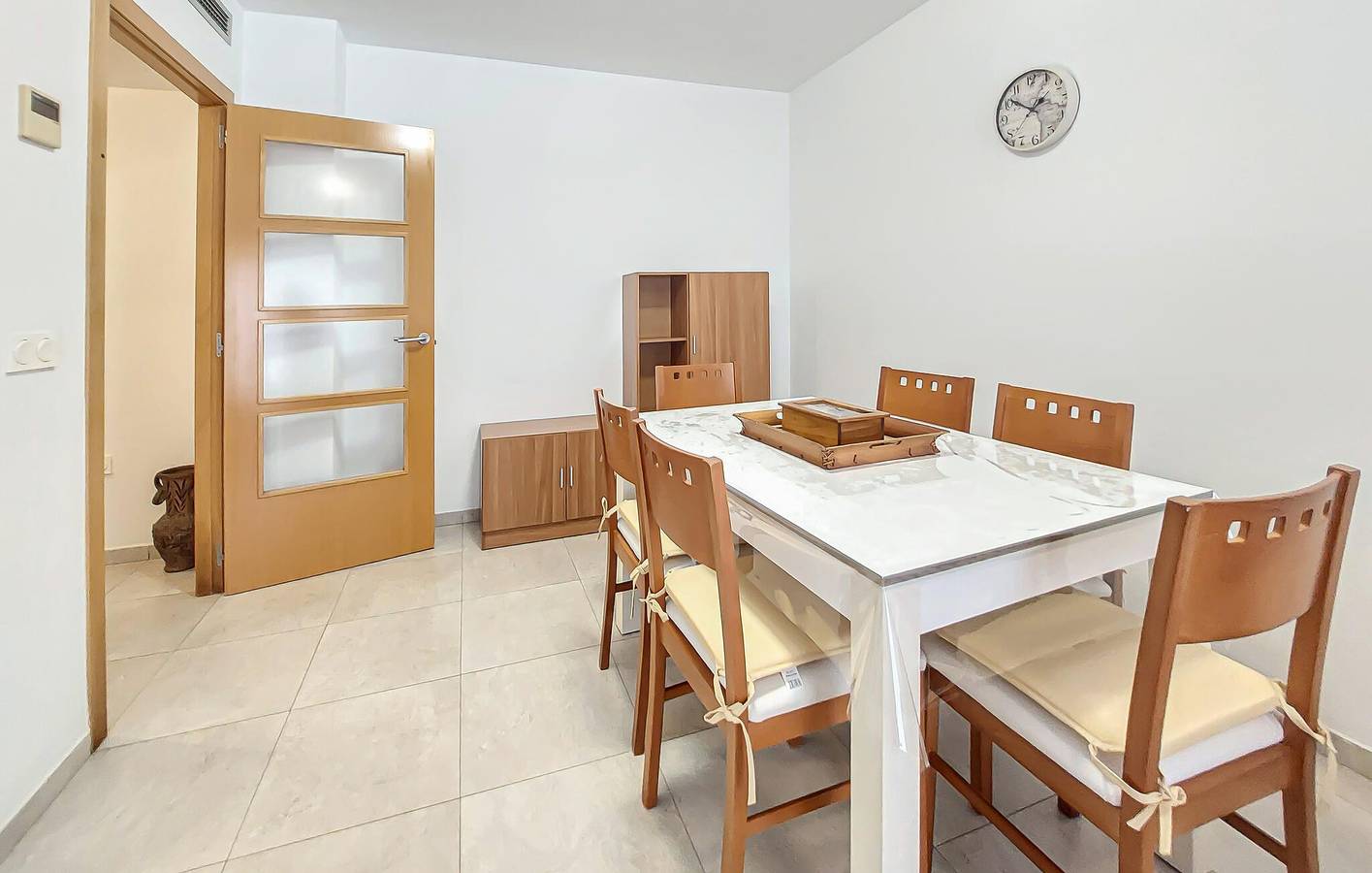 Entire holiday apartment, Beachside Haven with WiFi, AC, Parking - 900m to Platja del Clot in Vinaròs, Costa del Azahar