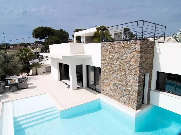 Villa pour 8 personnes, avec terrasse et piscine dans Saint-Aygulf