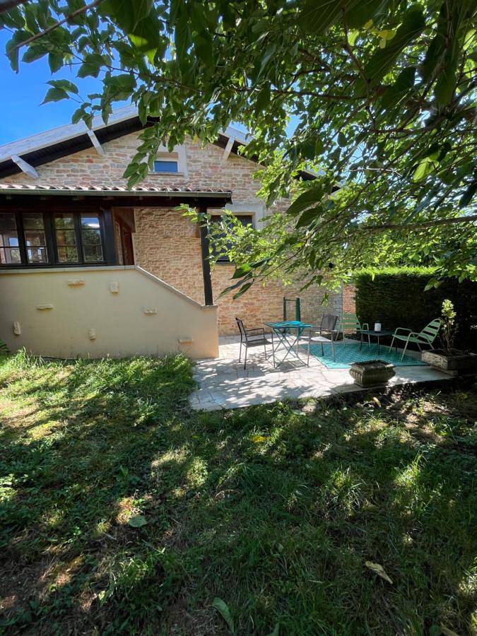 Gîte pour 2 personnes, avec jardin, animaux acceptés dans La Roche de Solutré
