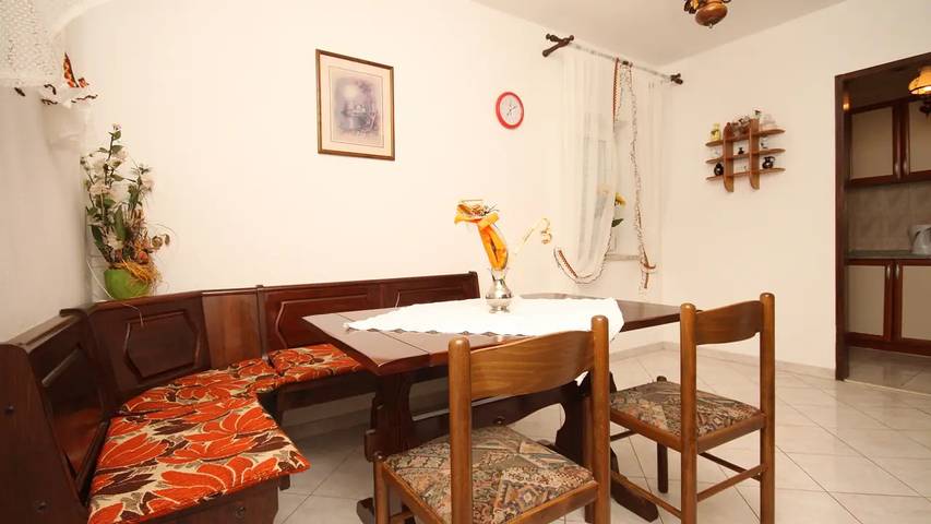 Ferienwohnung für 10 Personen, mit Terrasse in Omis - 3
