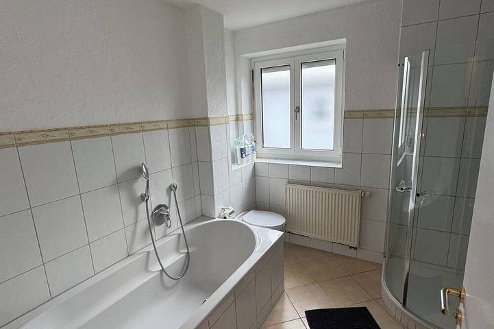 Ganze Wohnung, Vollmöblierte 3-Zimmer-Wohnung zur Miete auf Zeit in Kirchheim unter Teck, Landkreis Esslingen