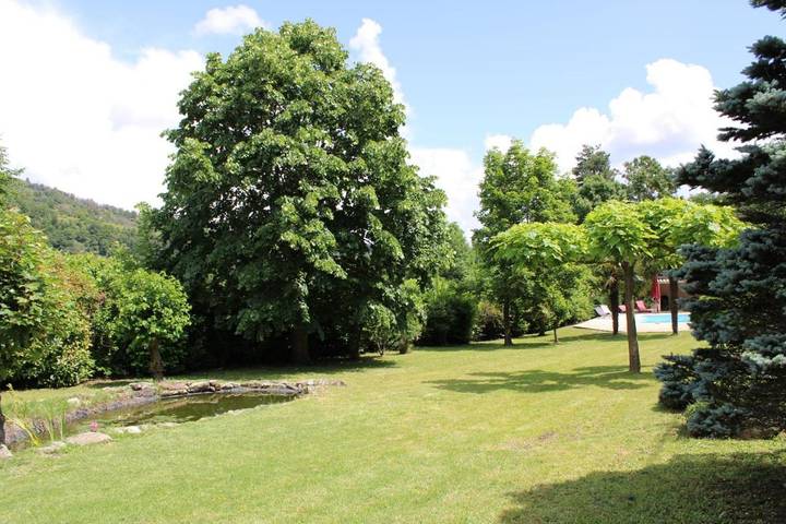 Location de vacances pour 6 personnes, avec jardin ainsi que piscine et vue, animaux acceptés à Jaujac - 3