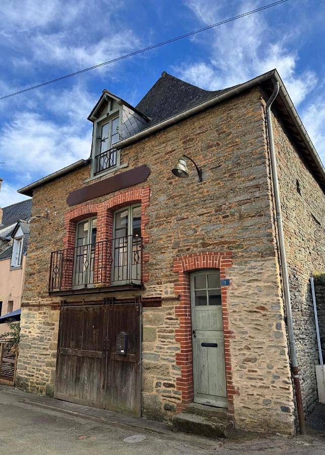 Location de vacances pour 6 personnes, avec balcon à Josselin - 3