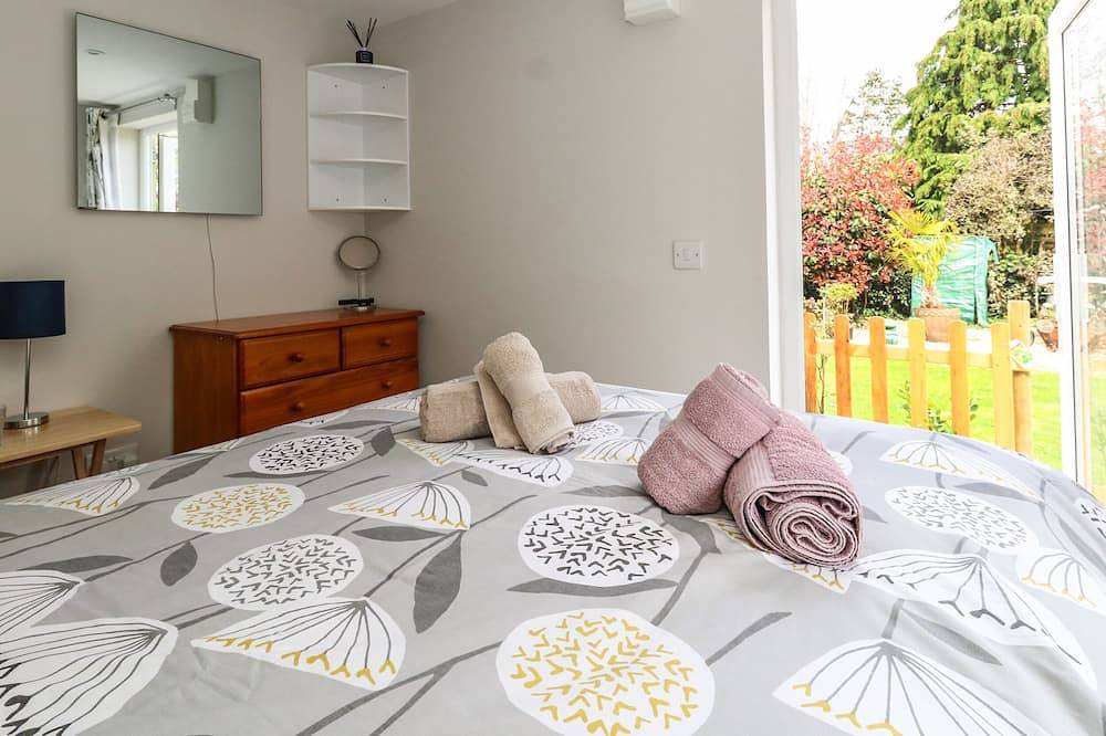 Little Timbers, pet friendly, with a garden in Ringwood in Ringwood, Hampshire