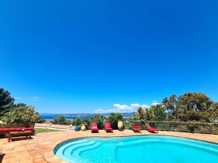 Chambre d’hôte pour 3 personnes, avec Terrasse et Jardin ainsi que Piscine et Sauna à Six-Fours-les-Plages