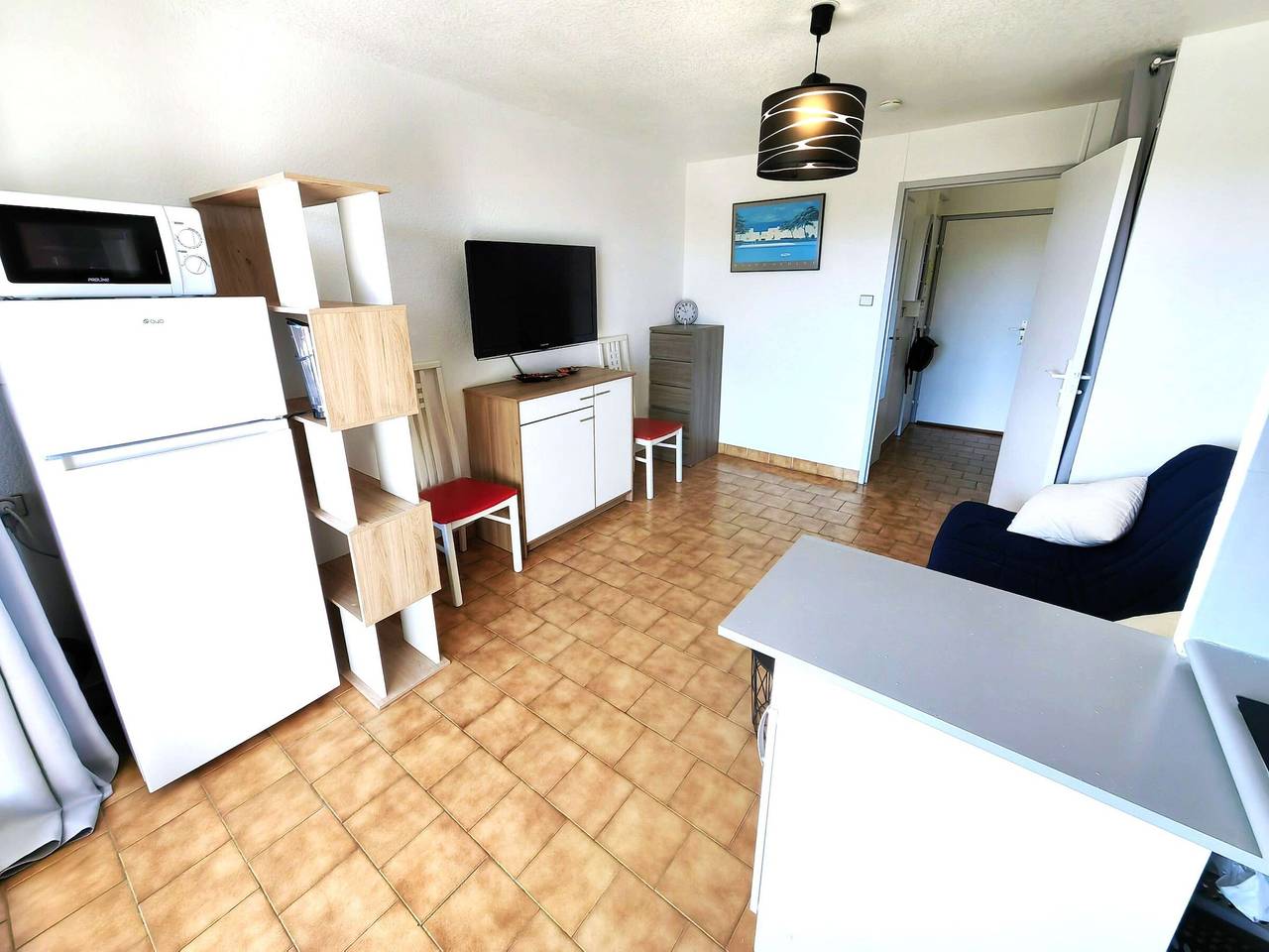 Entire studio, Air-conditioned studio cabin, pool, sleeps 4, lagoon view, Cap d'Agde in Cap d'Agde, Agde
