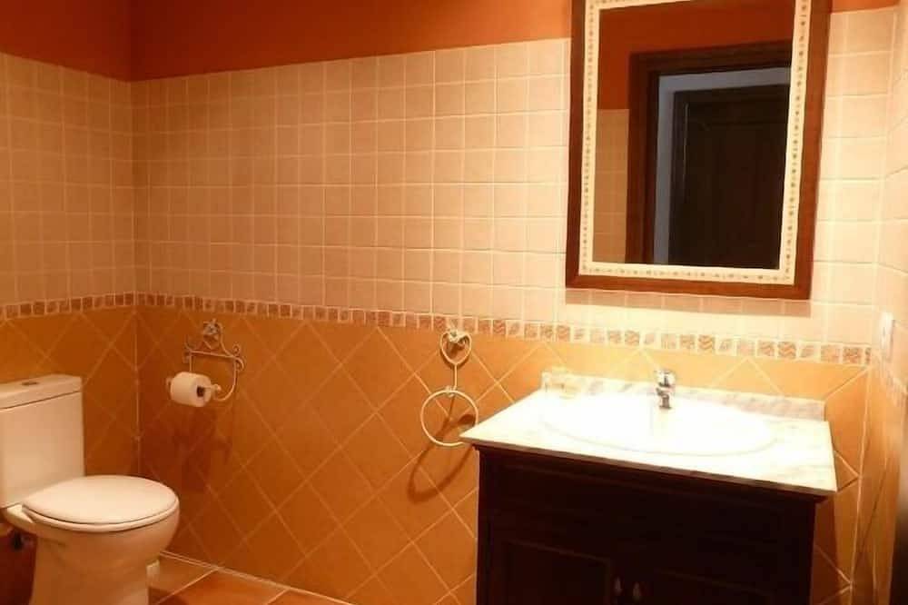 Rural apartment La Noguera for 17 people in Villamiel, Sierra de Gata