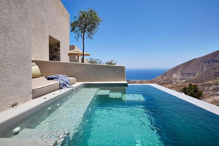 Alojamiento y desayuno para 2 personas, con piscina además de terraza y vistas, Se admiten mascotas en Santorini