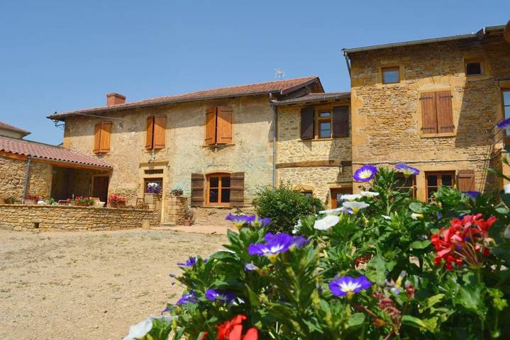 Chambre d’hôte pour 6 personnes, avec terrasse et vue dans Beaujolais - 2
