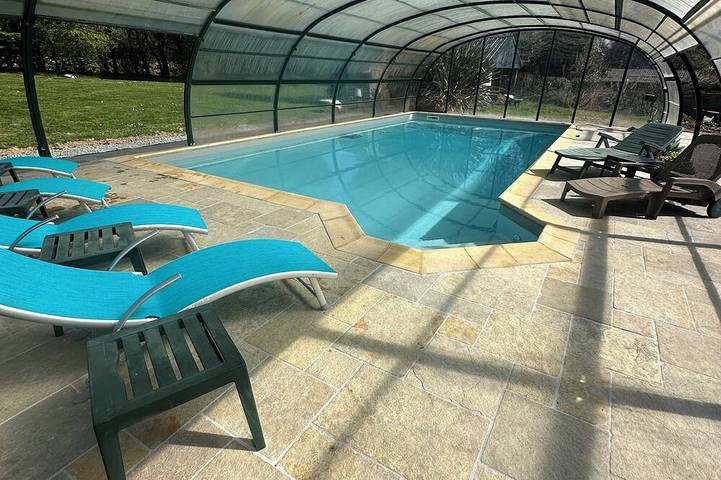 Gîte pour 6 personnes, avec jardin et jacuzzi à Massérac