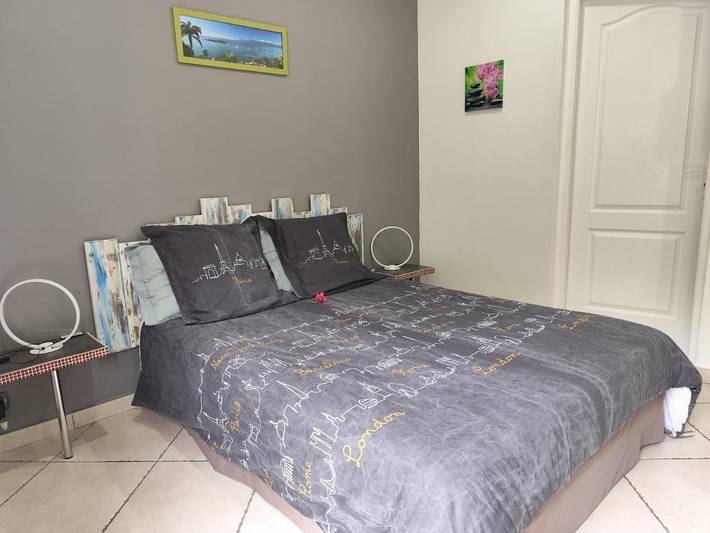 Gîte pour 2 personnes, avec piscine et jardin dans Plage de l’Anse Vinaigri - 4