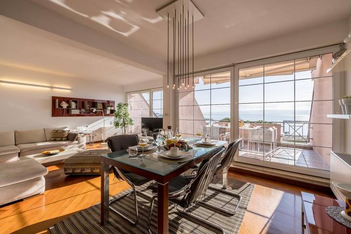 Apartamento para 4 personas, con jacuzzi y balcón en Split