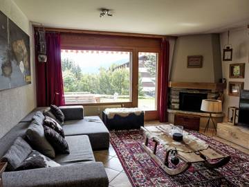 Gîte pour 4 personnes, avec terrasse ainsi que jardin et sauna à Lens (Suisse)