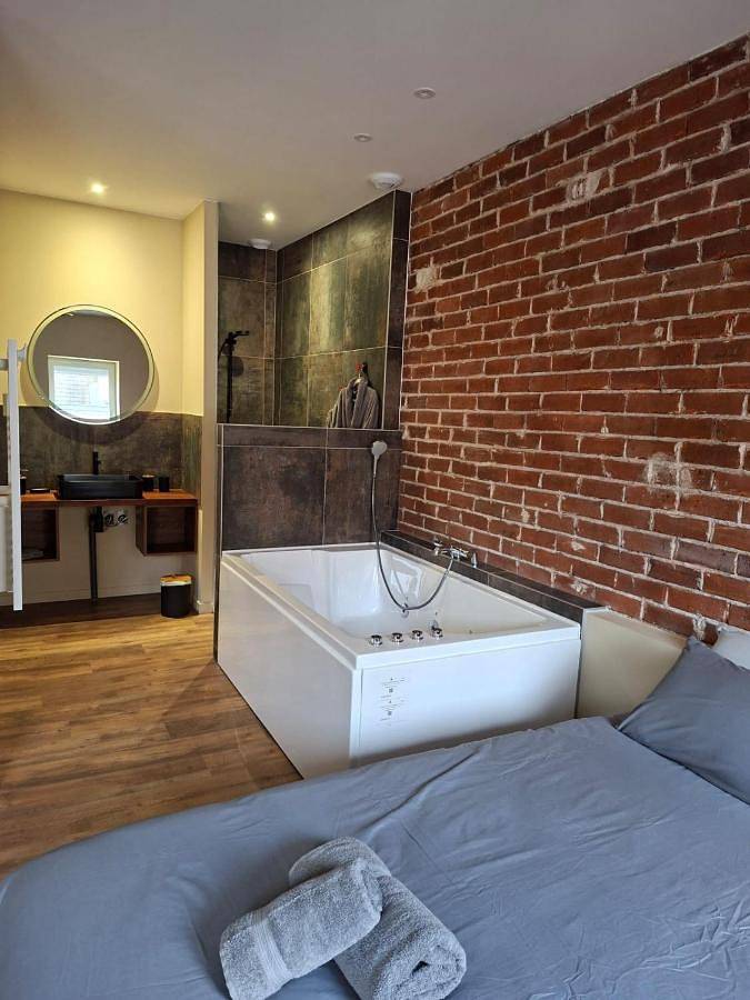 Gîte pour 2 personnes, avec jacuzzi à Feurs - 4