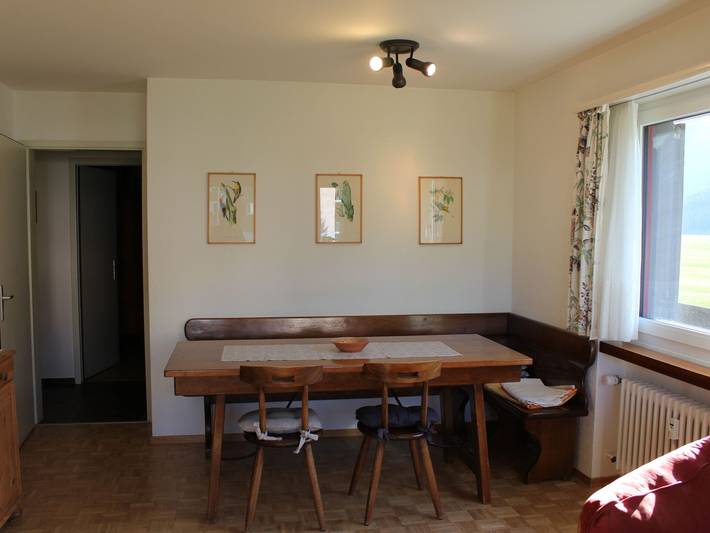 Ferienwohnung für 4 Personen, mit Balkon und Terrasse sowie Garten und Seeblick in Sils Maria