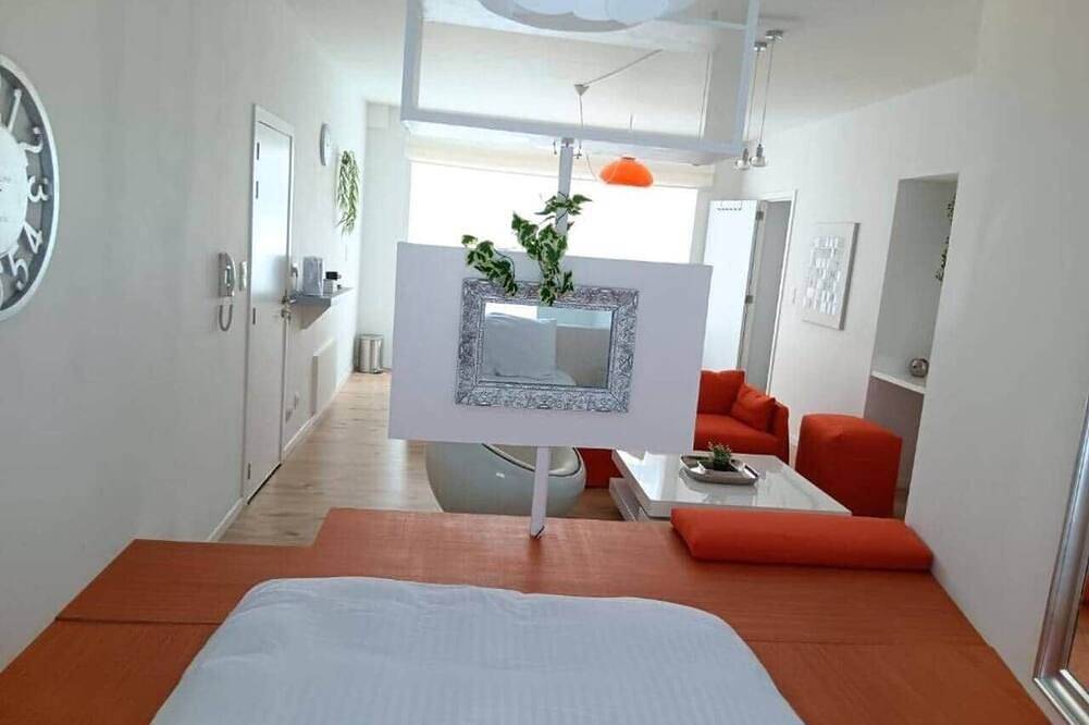 Geheel appartement, The Luxury White Suite in Jumet, Charleroi