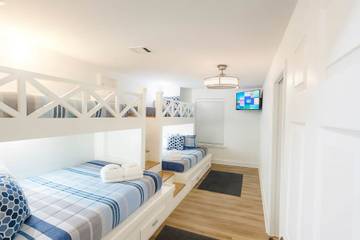 Vacation Rental for 12 Guests in Upper Grand Lagoon, Panama City (Florida), Picture 4