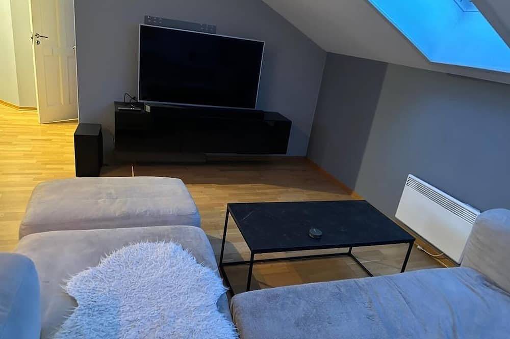 Entire apartment, Old and charming penthouse  🧸🍷 in Grünerløkka, Oslo