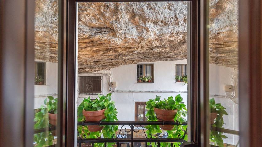 Bajo la Roca Setenil de las Bodegas by Ruralidays in Setenil de las Bodegas, Pueblos Blancos