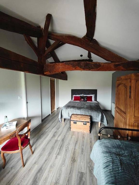 Location de vacances pour 4 personnes, avec piscine et jardin à Saint-Georges-de-Reneins