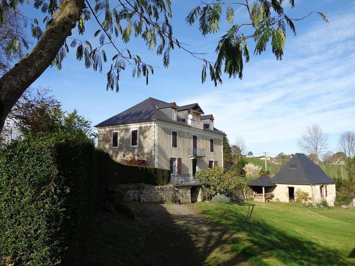 Location de vacances pour 6 personnes, avec Terrasse et Vue à Peyrouse