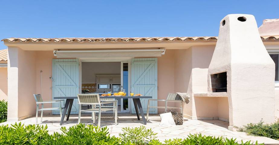 Villa pour 4 personnes, avec terrasse et jacuzzi ainsi que jardin et piscine en Corse - 4