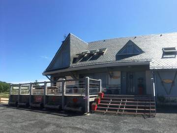Gîte pour 8 personnes, avec terrasse dans station de ski du Laguiole - Le Bouyssou