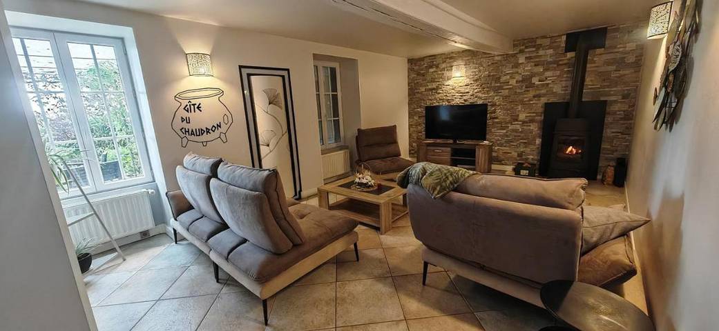 Location de vacances pour 15 personnes, avec jardin et vue, animaux acceptés à Blanot - 4