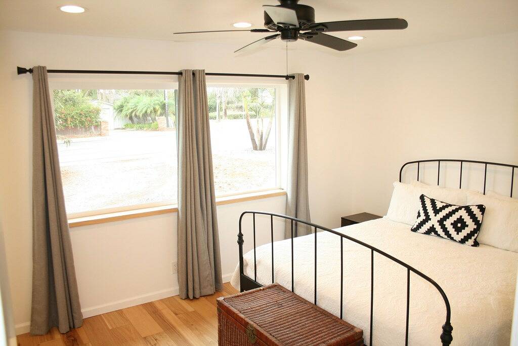 Familien-bereite Blöcke vom Tamarack Strand in Carlsbad, San Diego County