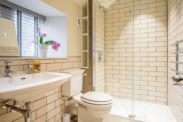 School Cottage, family friendly, luxury holiday cottage in Holmfirth in Westliches Yorkshire