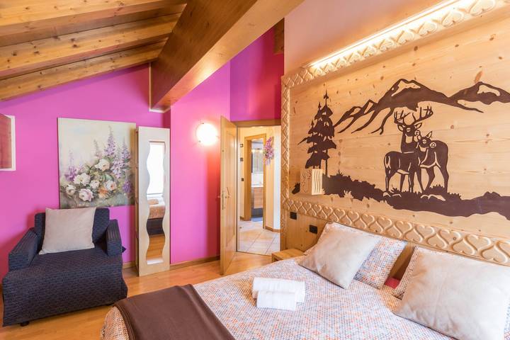 Appartamento intero, Casa Azzurra con vista sulle montagne, Wi-Fi, balcone e giardino in Livigno (Borgo), Livigno