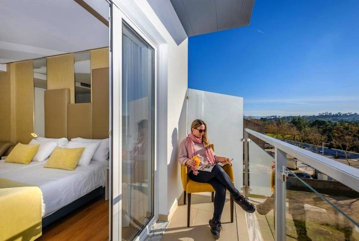 Hôtel pour 4 personnes, avec terrasse ainsi que vue et piscine à Fátima - 3